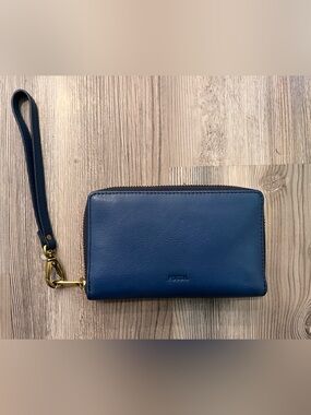 NWOT Fossil Marine Blue RFID Zip Around Wristlet Wallet